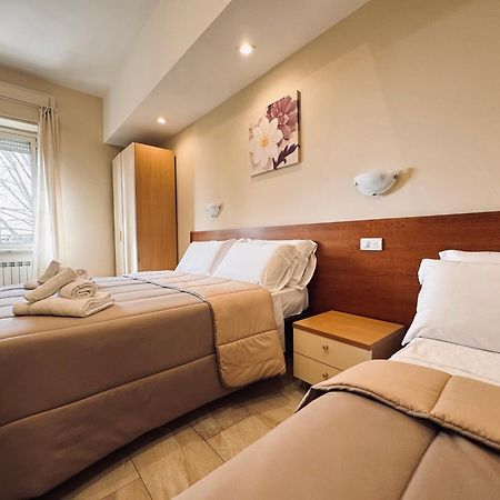 Hotel Villa Robinia جنزانو دي روما المظهر الخارجي الصورة
