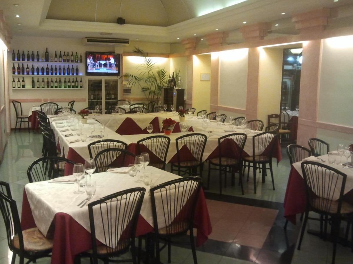 Hotel Villa Robinia جنزانو دي روما المظهر الخارجي الصورة