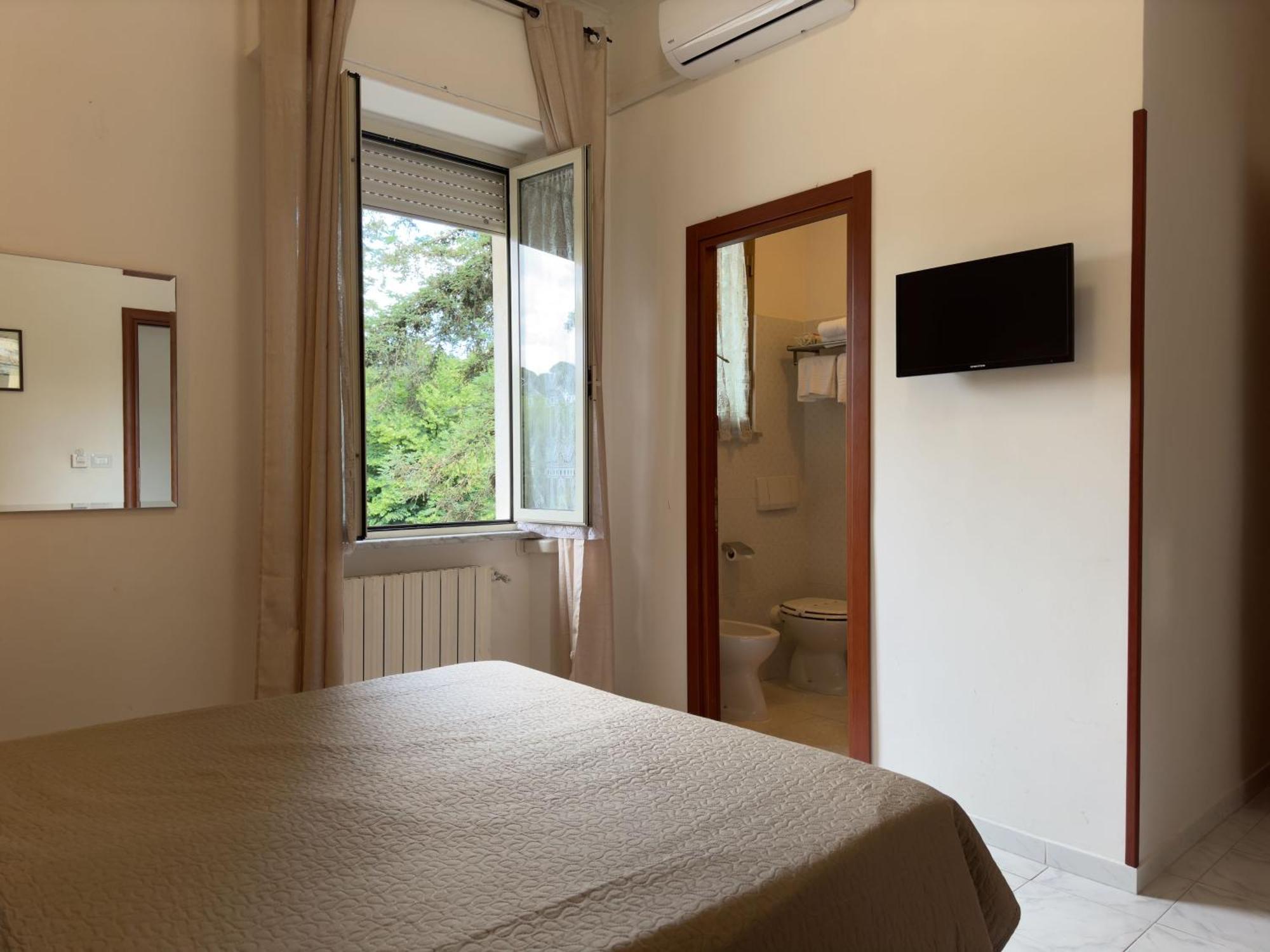 Hotel Villa Robinia جنزانو دي روما المظهر الخارجي الصورة