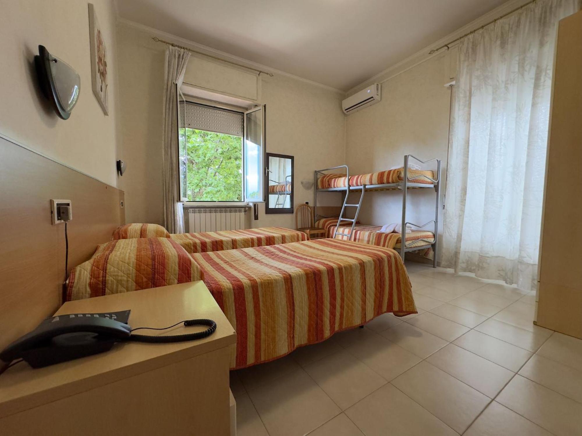 Hotel Villa Robinia جنزانو دي روما المظهر الخارجي الصورة