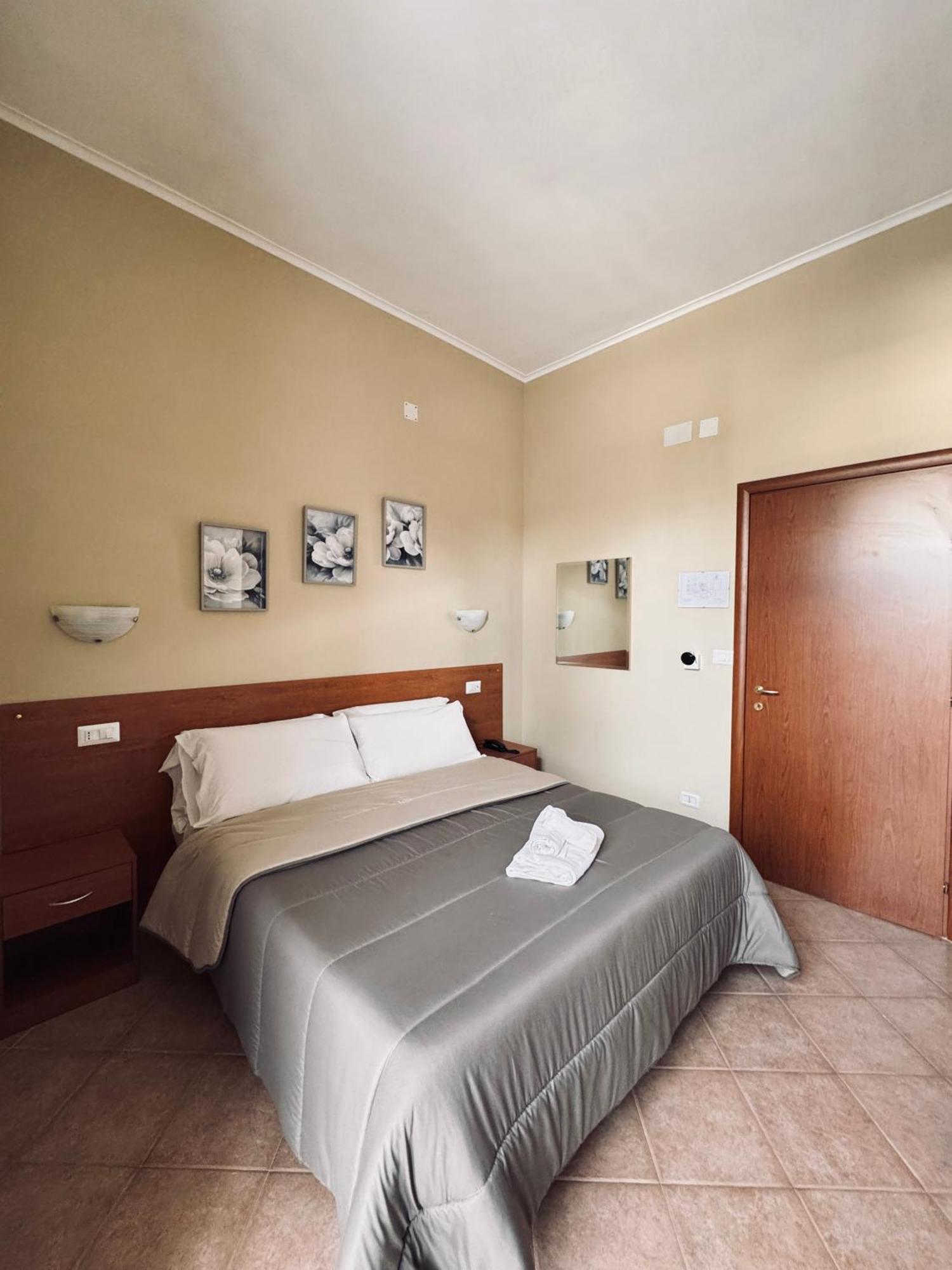 Hotel Villa Robinia جنزانو دي روما المظهر الخارجي الصورة