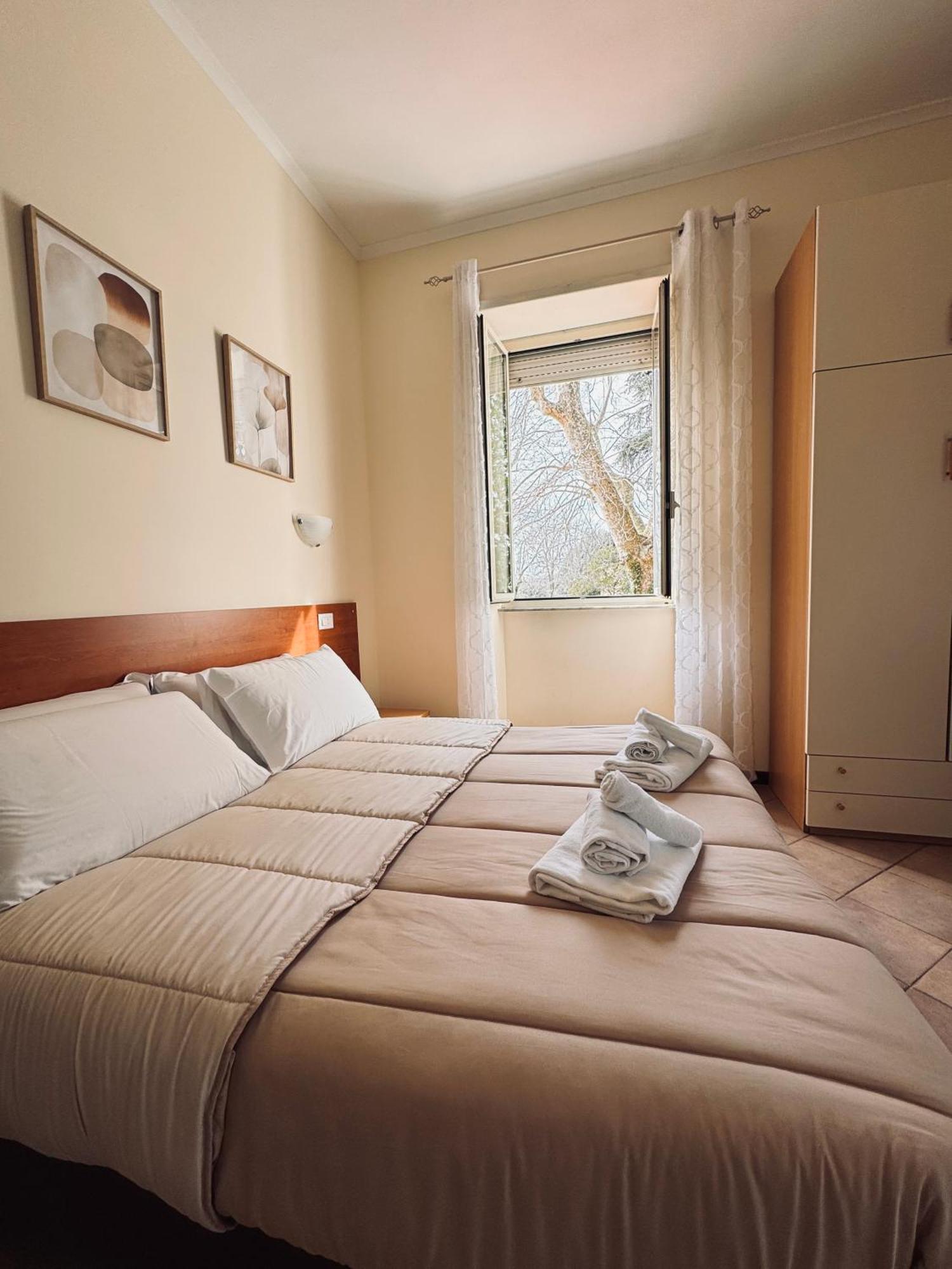 Hotel Villa Robinia جنزانو دي روما المظهر الخارجي الصورة