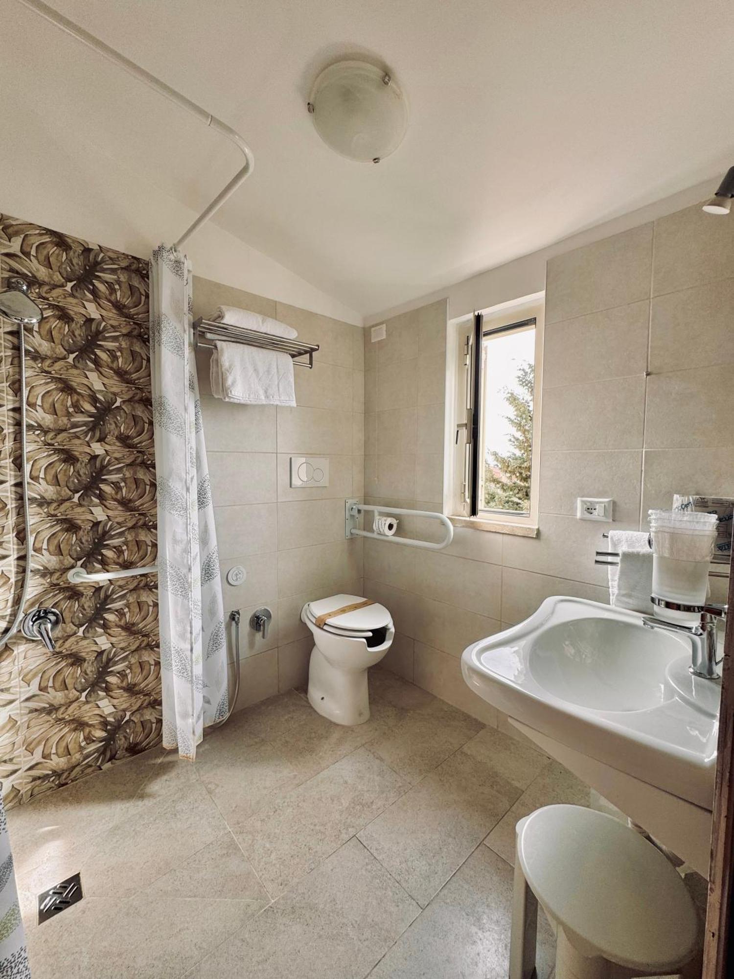 Hotel Villa Robinia جنزانو دي روما المظهر الخارجي الصورة