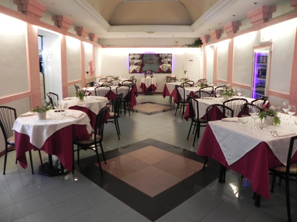 Hotel Villa Robinia جنزانو دي روما المظهر الخارجي الصورة