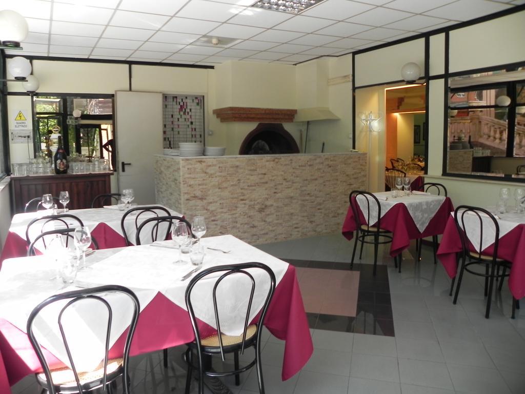 Hotel Villa Robinia جنزانو دي روما المظهر الخارجي الصورة