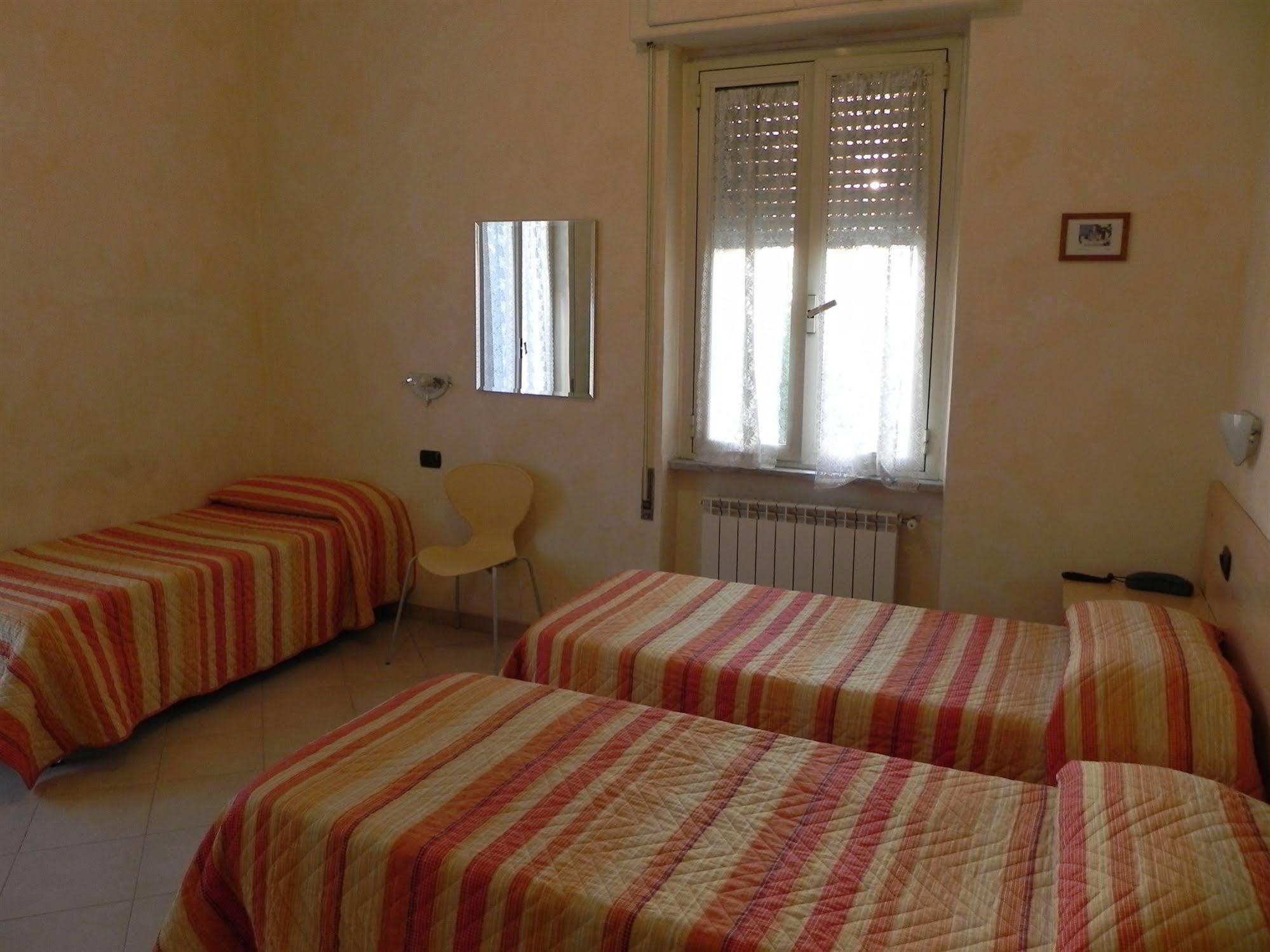 Hotel Villa Robinia جنزانو دي روما المظهر الخارجي الصورة