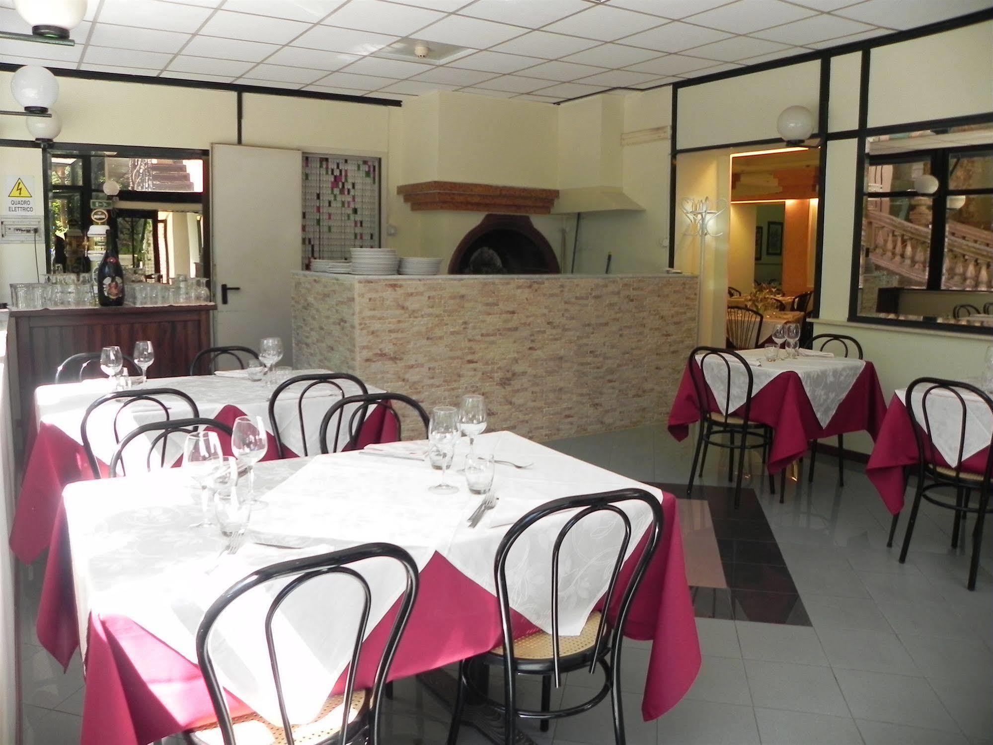 Hotel Villa Robinia جنزانو دي روما المظهر الخارجي الصورة