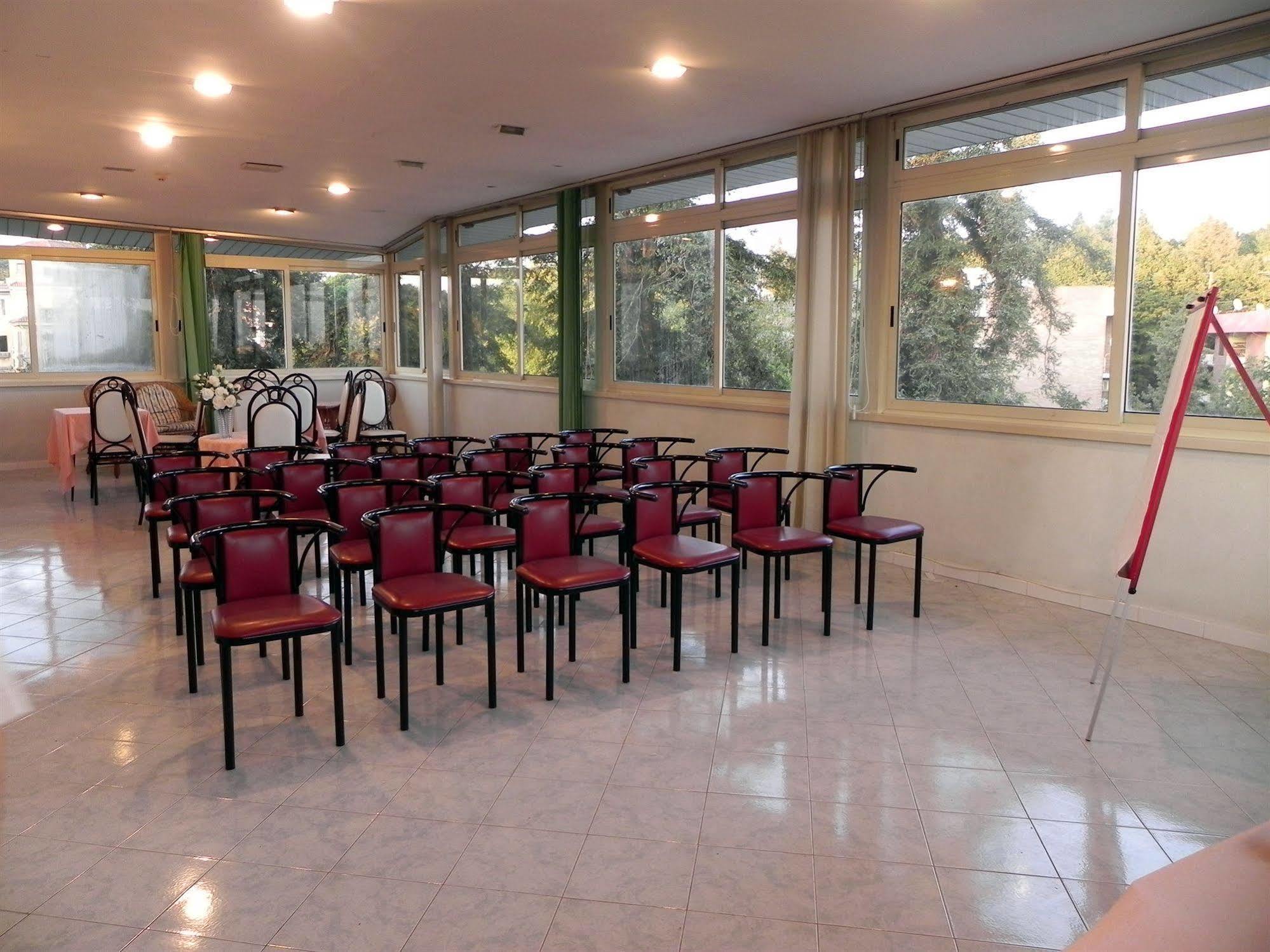 Hotel Villa Robinia جنزانو دي روما المظهر الخارجي الصورة